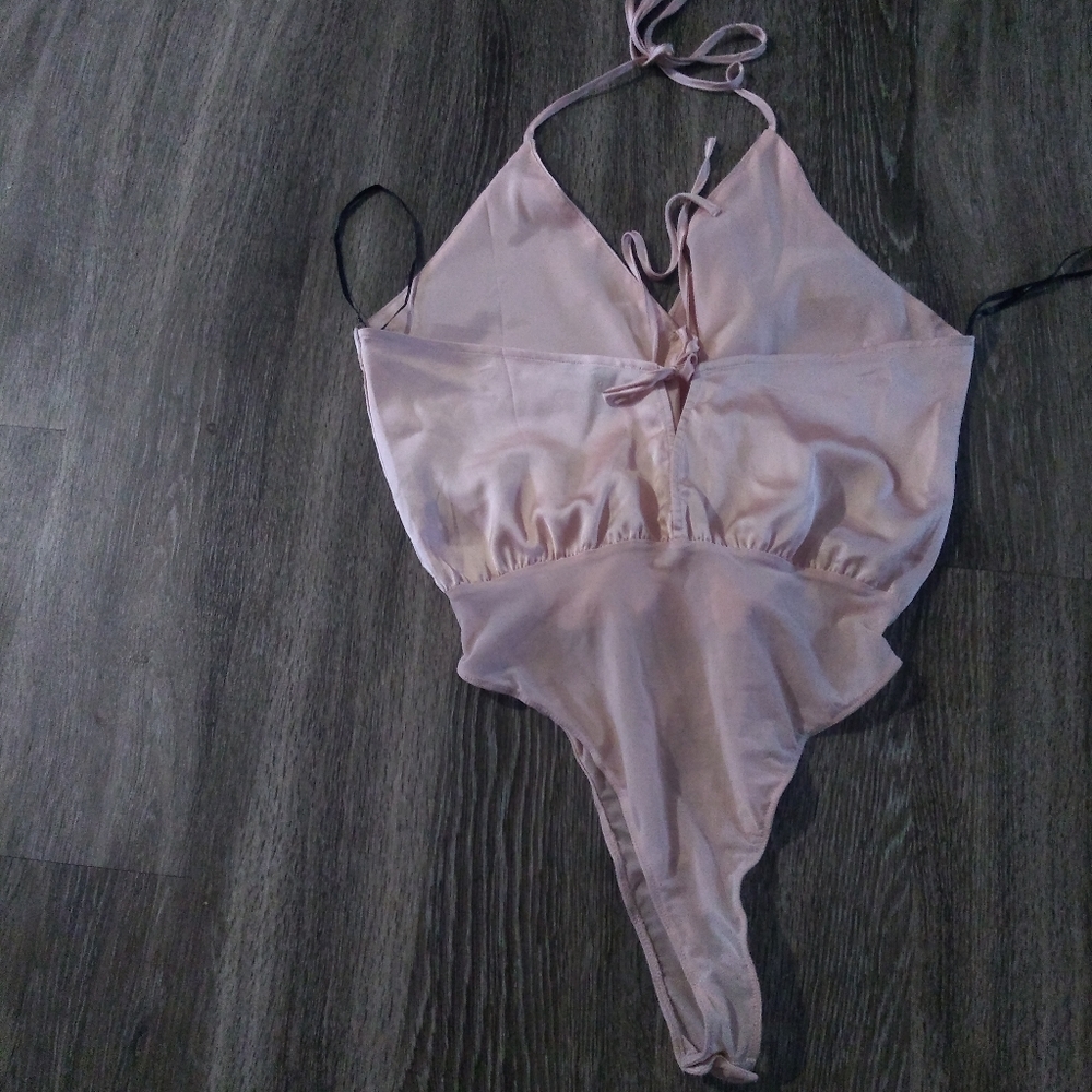 Pink bodysuit 🍀3 for 20🍀
